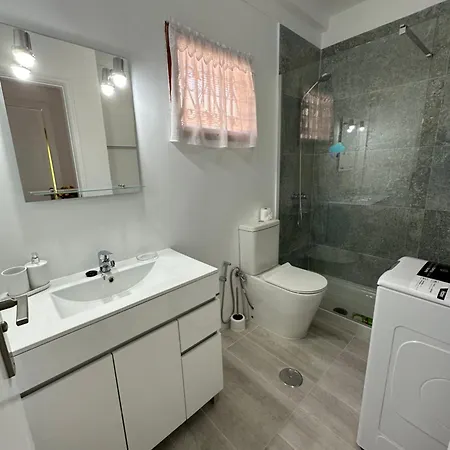 Angeles. Cristianos. Free Wifi Apartmán